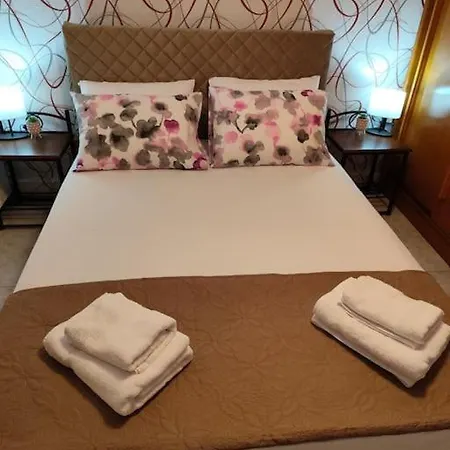 Ameli House * Néoi Epivátai