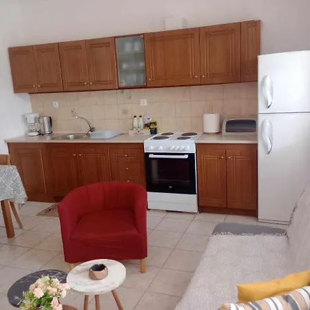 Ameli House * Néoi Epivátai