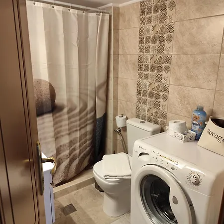 Ameli House Néoi Epivátai